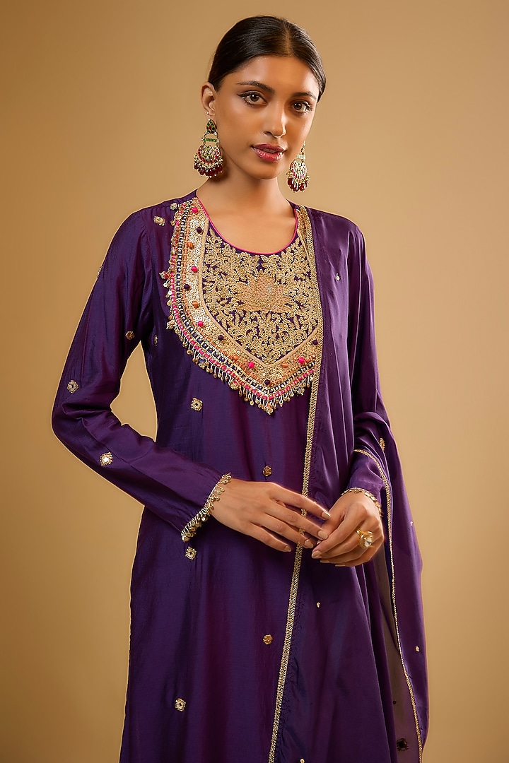 Purple Chiniya Silk Zardosi Embroidered Kurta Set by Niti Bothra at Pernia's Pop Up Shop