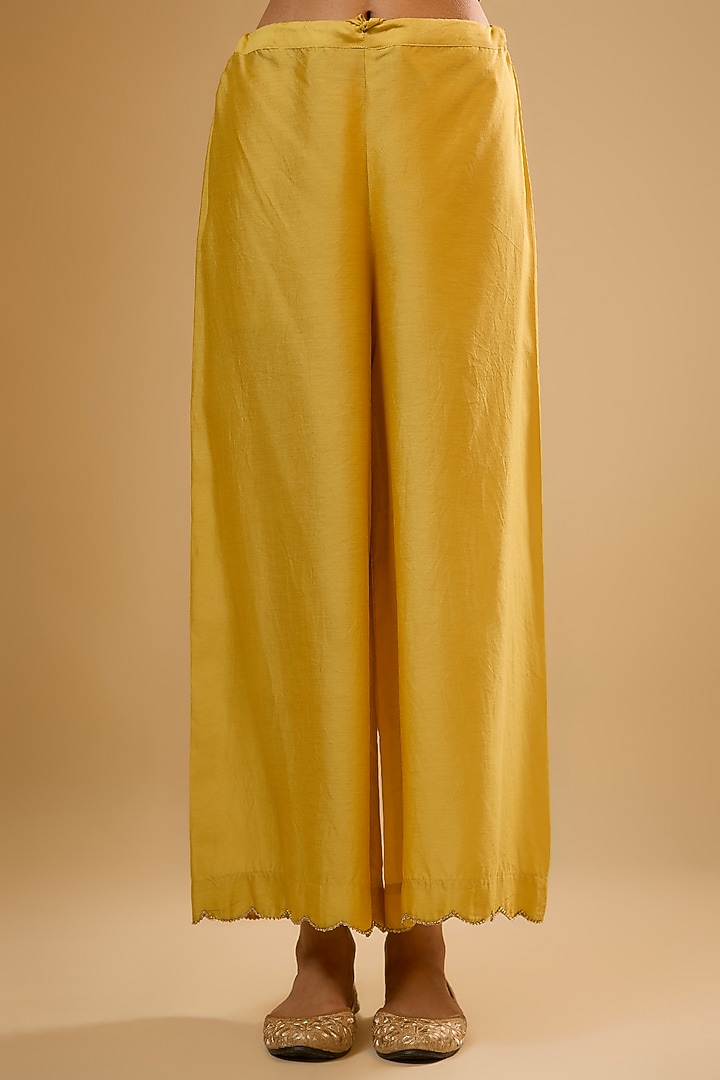 Yellow Chiniya Silk Zardosi Embroidered Kurta Set by Niti Bothra at Pernia's Pop Up Shop