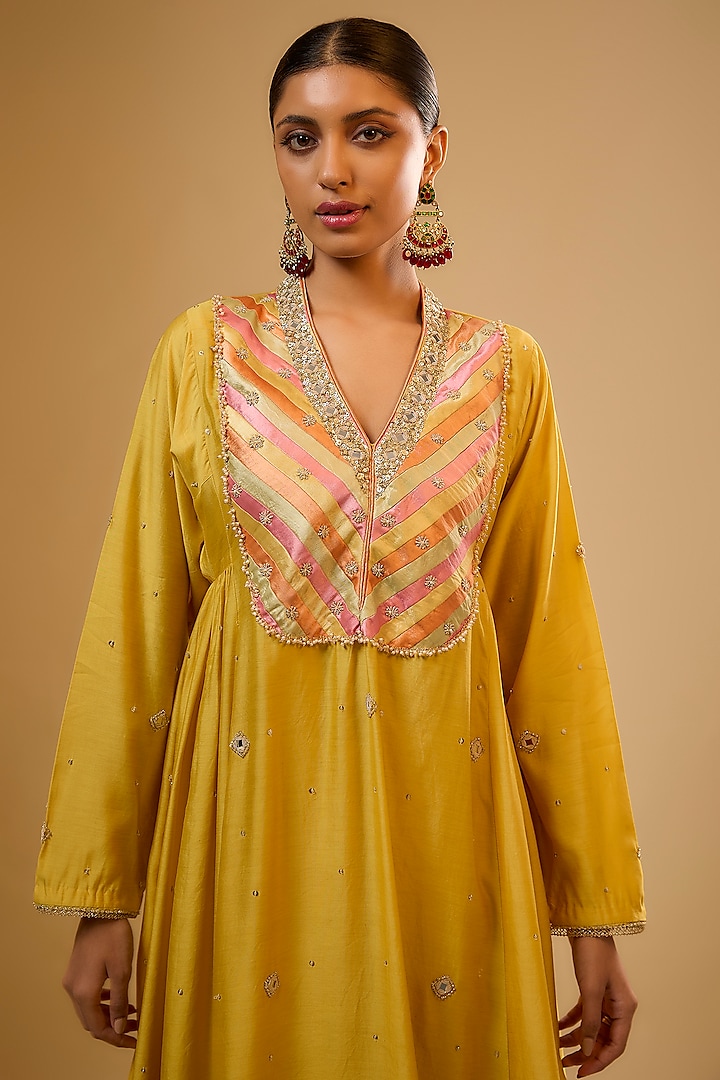 Yellow Chiniya Silk Zardosi Embroidered Kurta Set by Niti Bothra at Pernia's Pop Up Shop