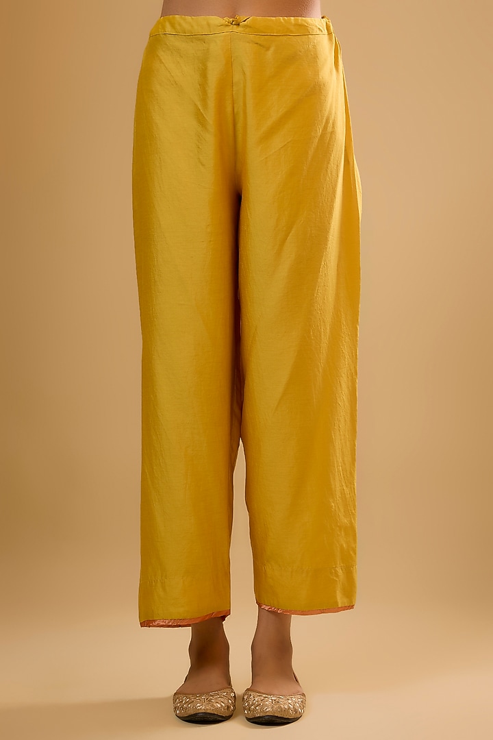 Yellow Chiniya Silk Zardosi Embroidered Kurta Set by Niti Bothra at Pernia's Pop Up Shop