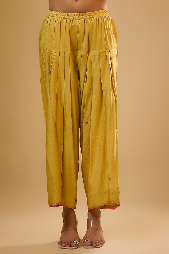 Yellow Chiniya Silk Zardosi Embroidered Kurta Set by Niti Bothra at Pernia's Pop Up Shop