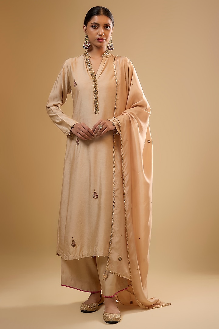Ivory Chiniya Silk Zardosi Embroidered Kurta Set by Niti Bothra at Pernia's Pop Up Shop
