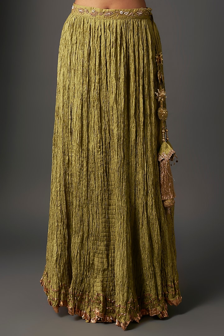Green Crushed Silk Embroidered Wedding Lehenga Set by Niti Bothra at Pernia's Pop Up Shop