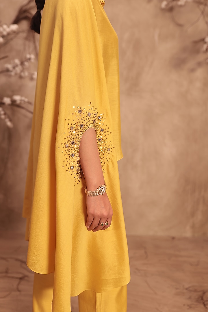 Dark Yellow Chiniya Silk Zardosi Embroidered Cape Set by Niti Bothra at Pernia's Pop Up Shop