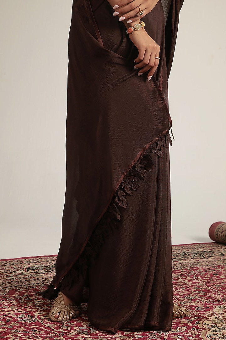 Brown Crepe Wedding Saree Set by Niti Bothra at Pernia's Pop Up Shop