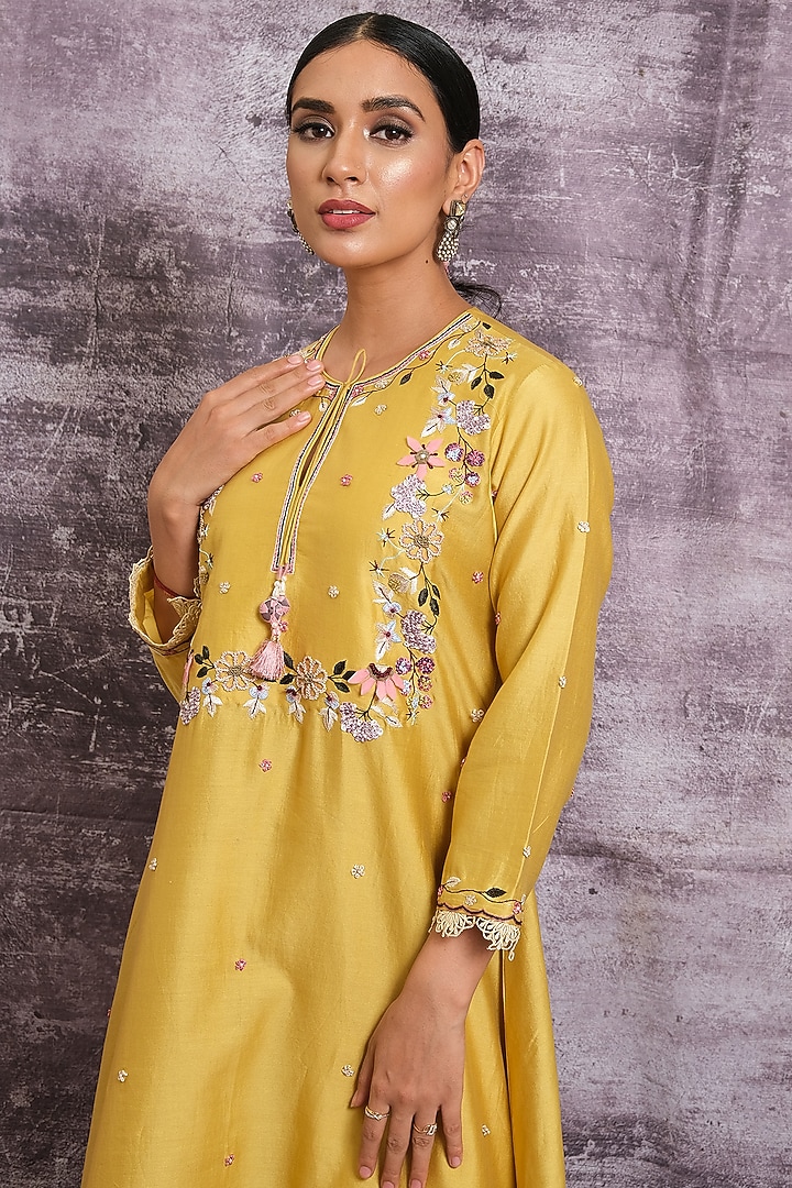 Yellow Chanderi Silk Kurta Set by Niti Bothra at Pernia's Pop Up Shop