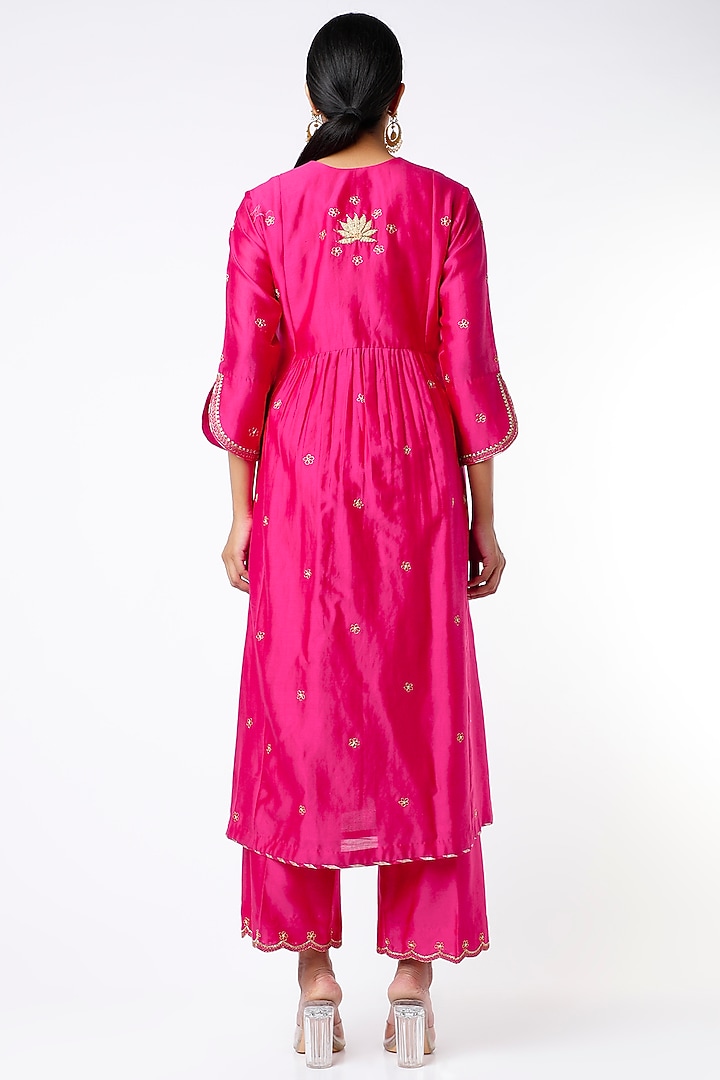 Neon Fuchsia Kurta Set With Zardosi Work by Niti Bothra at Pernia's Pop Up Shop