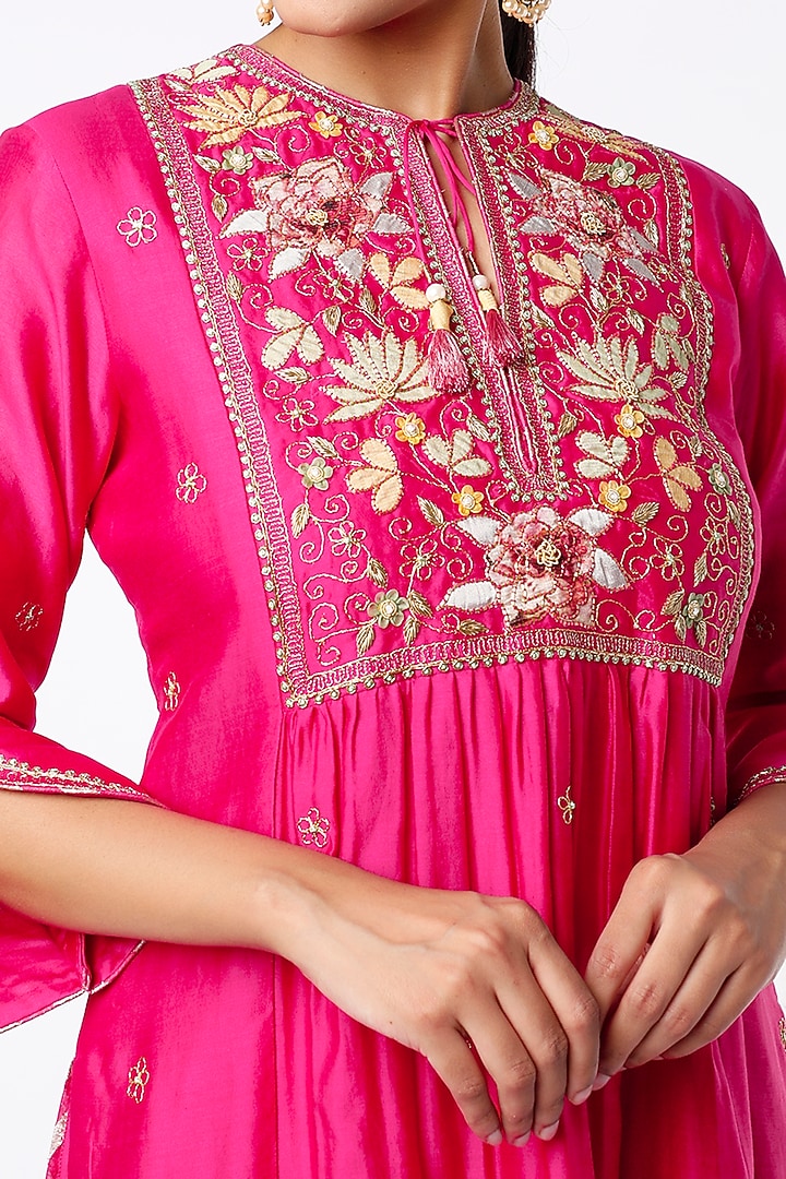 Neon Fuchsia Kurta Set With Zardosi Work by Niti Bothra at Pernia's Pop Up Shop