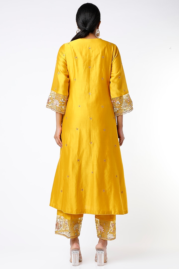 Mustard Silk Chanderi Kurta Set by Niti Bothra at Pernia's Pop Up Shop