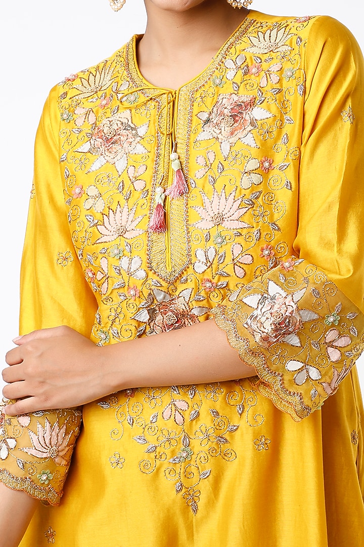 Mustard Silk Chanderi Kurta Set by Niti Bothra at Pernia's Pop Up Shop