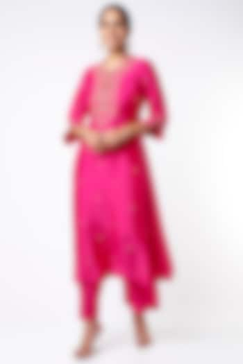 Neon Fuchsia Silk Kurta Set by Niti Bothra at Pernia's Pop Up Shop