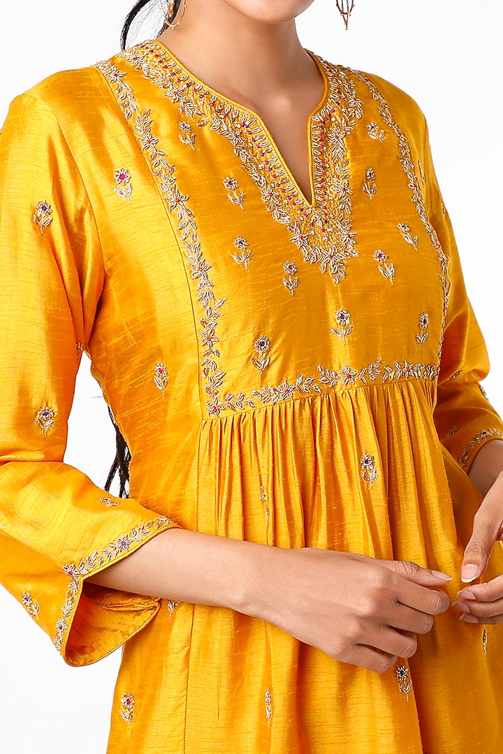 Mango Yellow Silk Kurta Set by Niti Bothra at Pernia's Pop Up Shop