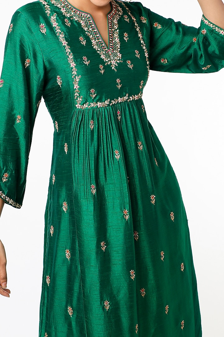Emerald Green Silk Kurta Set by Niti Bothra at Pernia's Pop Up Shop