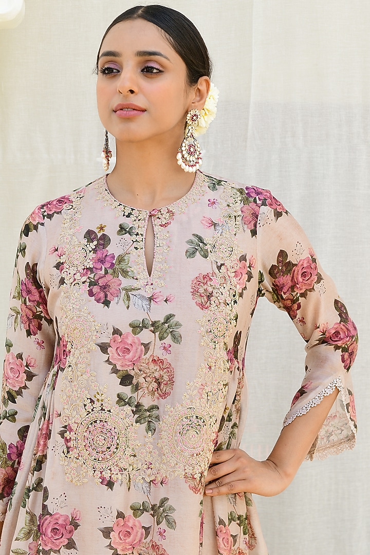 Ivory Silk Printed & Embroidered Kurta Set by Niti Bothra at Pernia's Pop Up Shop