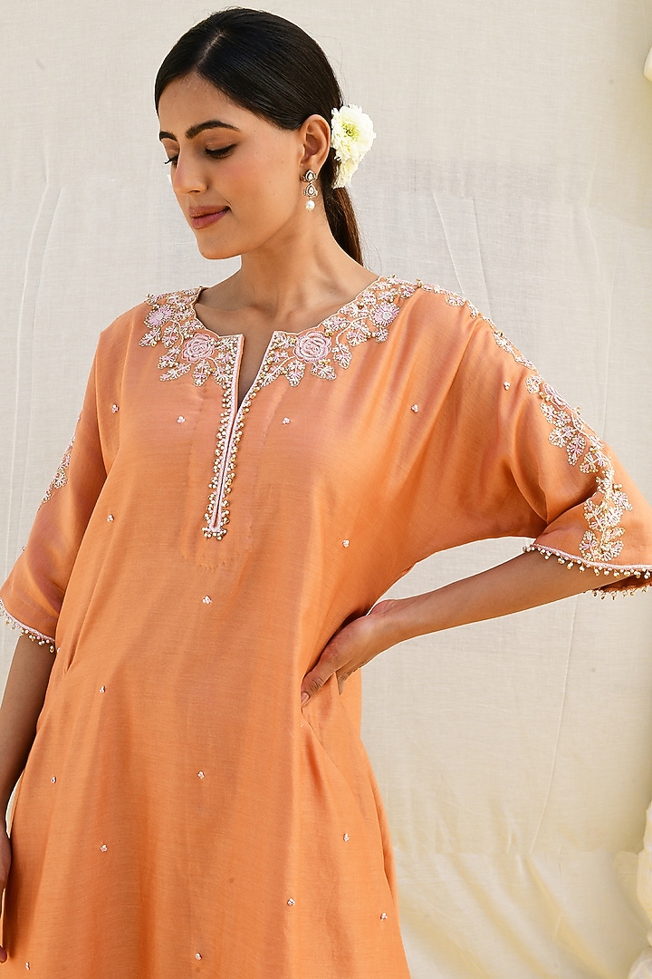 Peach Silk Hand Embroidered Kurta Set by Niti Bothra at Pernia's Pop Up Shop