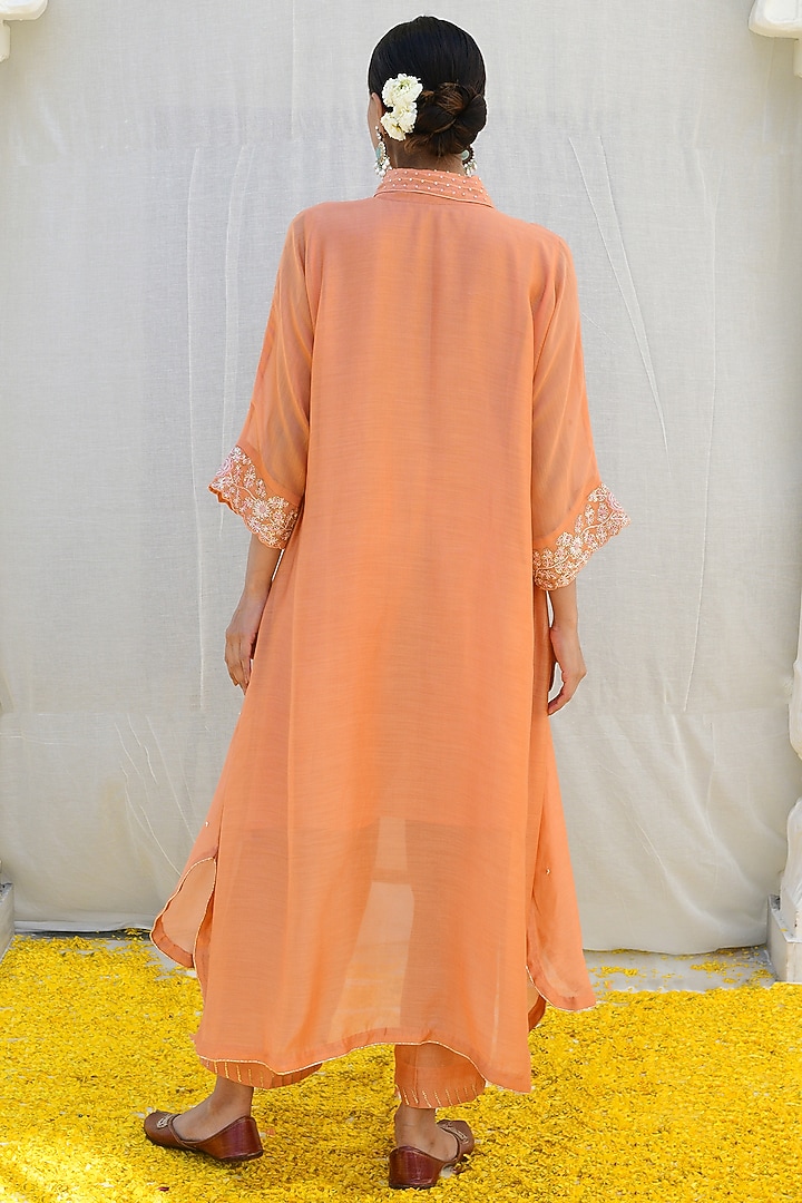 Peach Silk Hand Embroidered Kurta Set by Niti Bothra at Pernia's Pop Up Shop