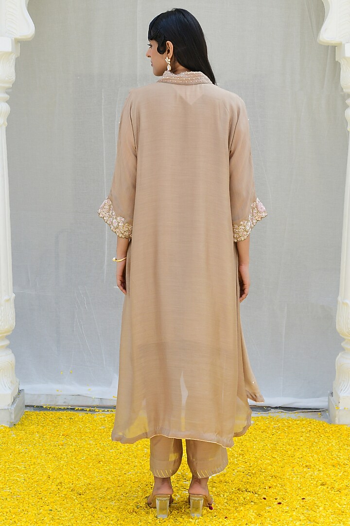Ivory Silk Hand Embroidered Kurta Set by Niti Bothra at Pernia's Pop Up Shop