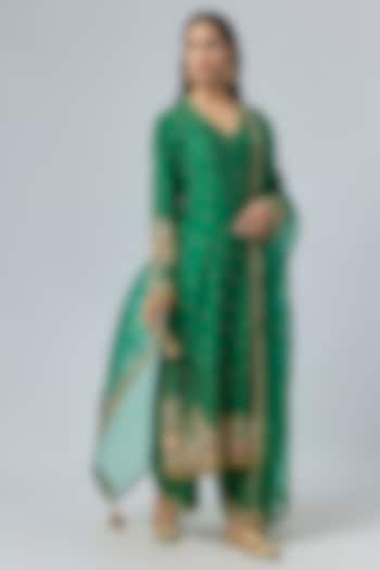 Green Chiniya Silk Applique Embroidered Long Kurta Set by Niti Bothra at Pernia's Pop Up Shop