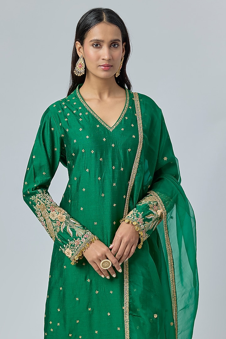 Green Chiniya Silk Applique Embroidered Long Kurta Set by Niti Bothra at Pernia's Pop Up Shop