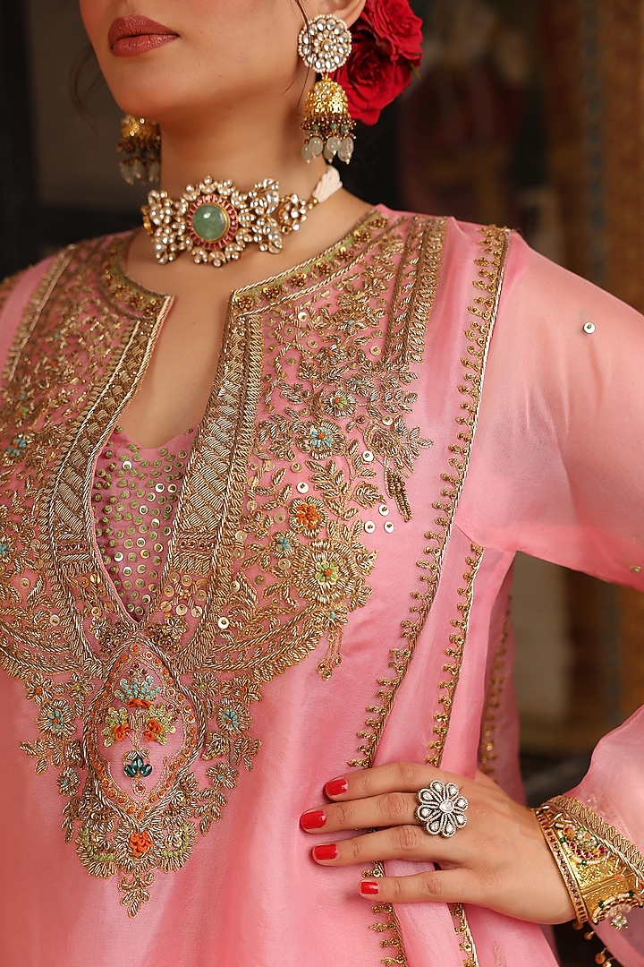 Light Pink Organza Tikki Embroidered Kurta Set by Niti Bothra at Pernia's Pop Up Shop