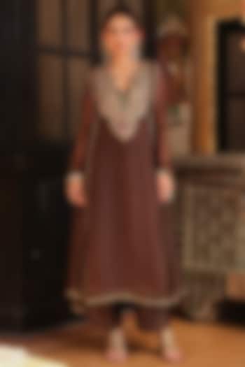 Brown Organza Tikki Embroidered Kurta Set by Niti Bothra at Pernia's Pop Up Shop