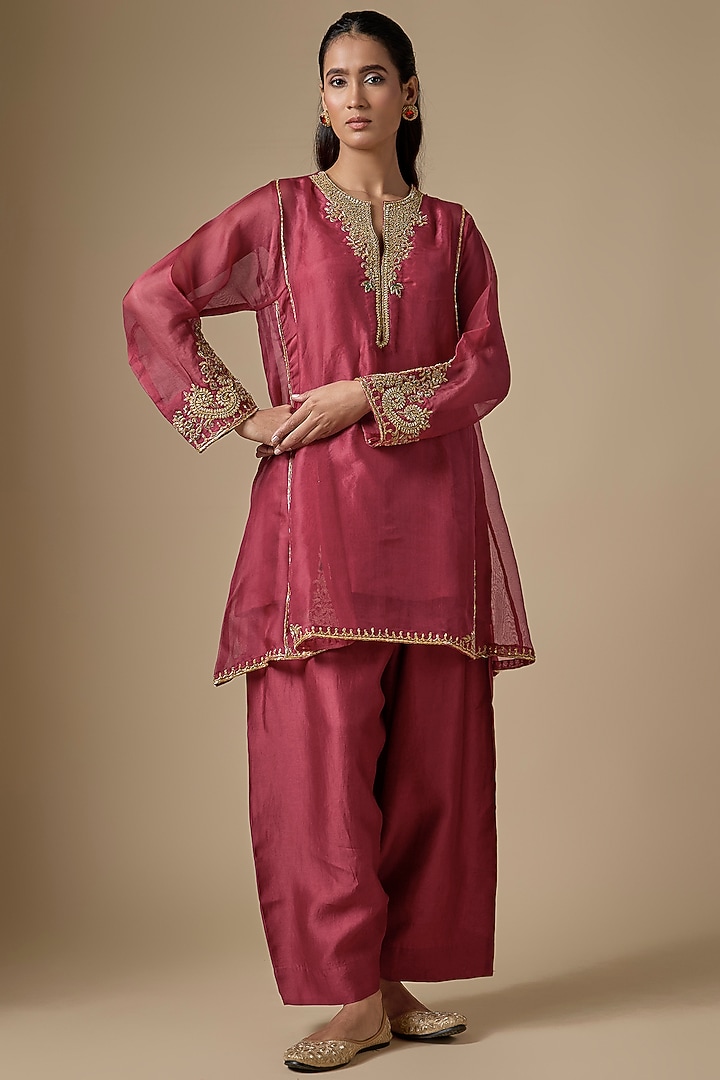 Maroon Organza Zardosi Embroidered Short Pheran Kurta Set by Niti Bothra at Pernia's Pop Up Shop