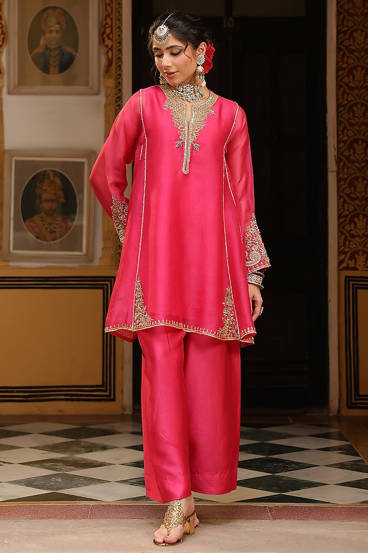 Pink Organza Tikki Embroidered Kurta Set by Niti Bothra at Pernia's Pop Up Shop