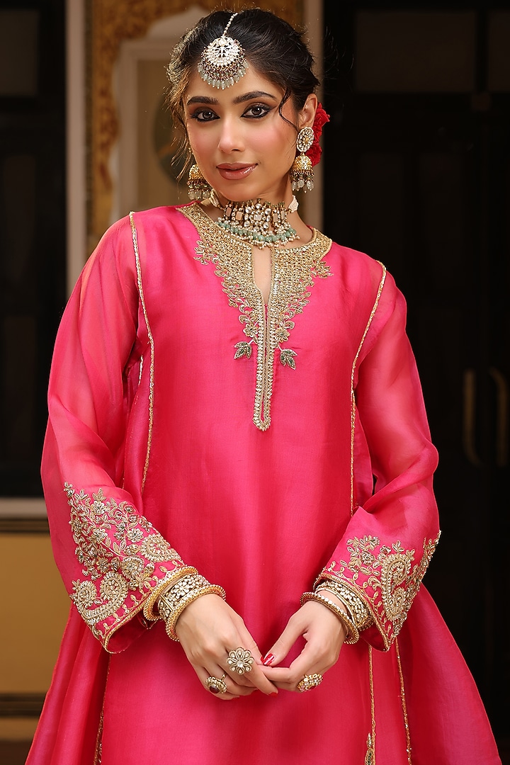 Pink Organza Tikki Embroidered Kurta Set by Niti Bothra at Pernia's Pop Up Shop