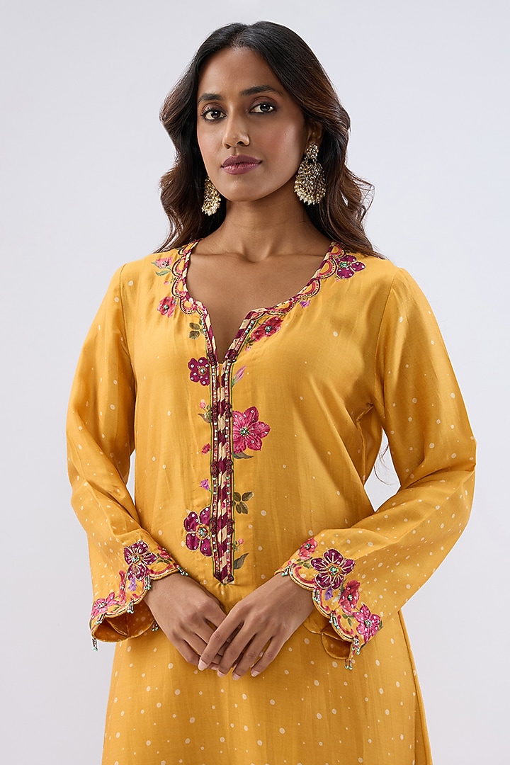 Yellow Silk Tencel Thread Embroidered & Printed Scalloped Kurta Set by Niti Bothra at Pernia's Pop Up Shop