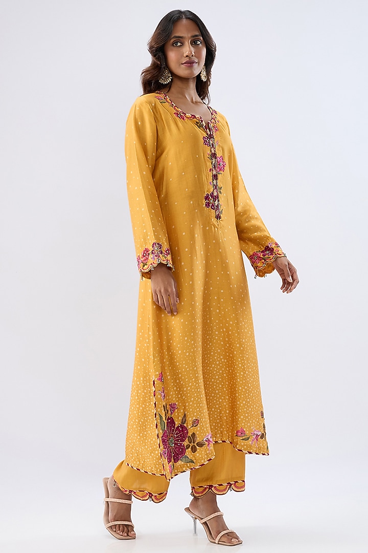 Yellow Silk Tencel Thread Embroidered & Printed Scalloped Kurta Set by Niti Bothra at Pernia's Pop Up Shop