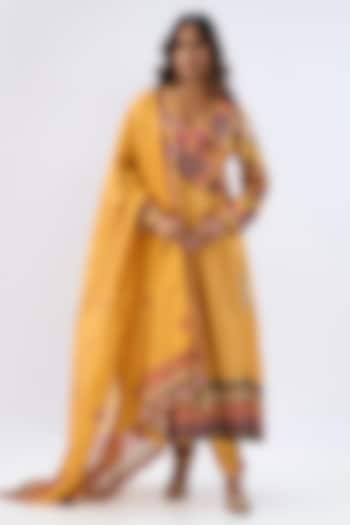 Yellow Silk Tencel Thread Embroidered Angrakha Set by Niti Bothra at Pernia's Pop Up Shop