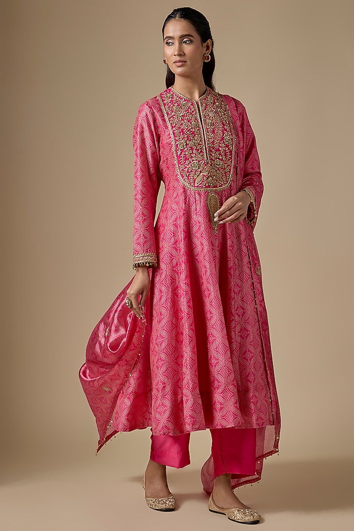 Pink Silk Chanderi Printed & Embroidered Kurta Set by Niti Bothra at Pernia's Pop Up Shop