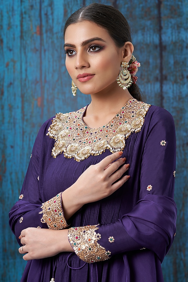 Purple Embroidered Kurta Set by Niti Bothra at Pernia's Pop Up Shop