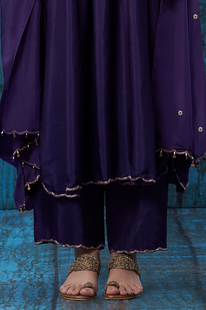 Purple Embroidered Kurta Set by Niti Bothra at Pernia's Pop Up Shop