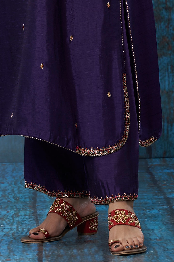 Purple Resham Thread Embroidered Kurta Set by Niti Bothra at Pernia's Pop Up Shop