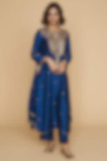 Blue Resham Thread Embroidered Kurta Set by Niti Bothra