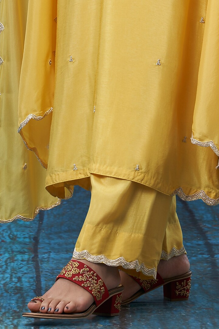 Mustard Zardosi Embroidered Kurta Set by Niti Bothra at Pernia's Pop Up Shop