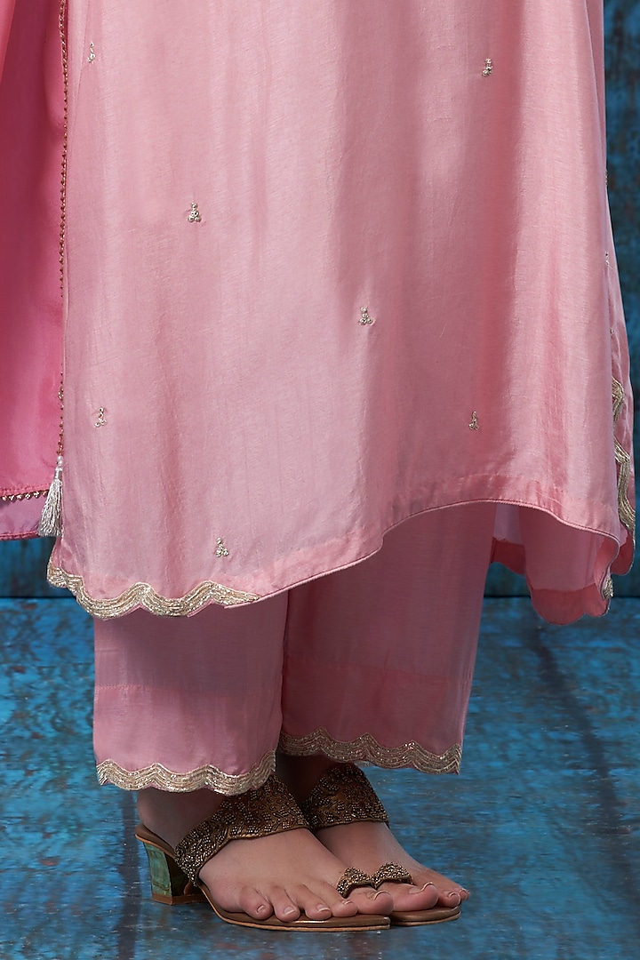Baby Pink Zardosi Embroidered Kurta Set by Niti Bothra at Pernia's Pop Up Shop