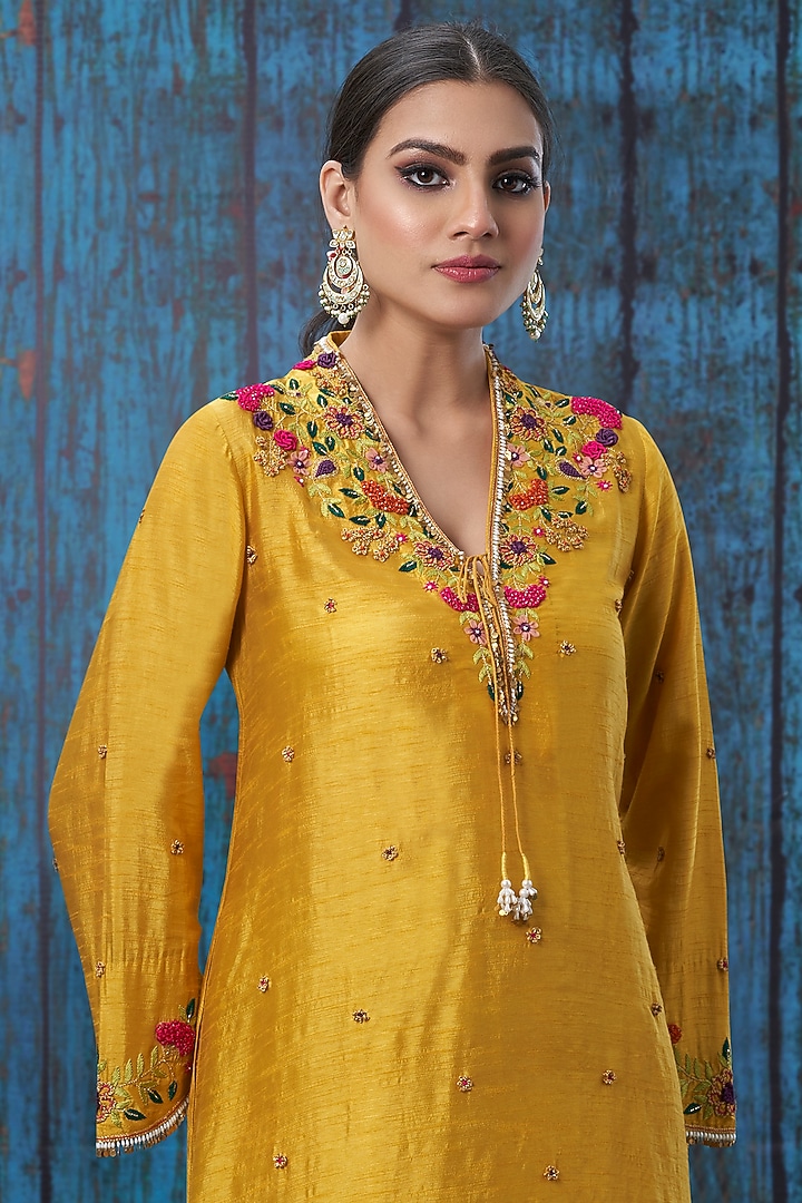Mustard French Knot Embroidered Kurta Set by Niti Bothra at Pernia's Pop Up Shop