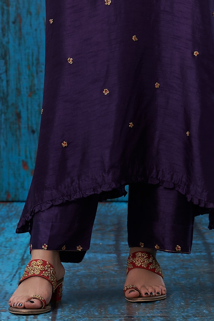 Purple French Knot Embroidered Kurta Set by Niti Bothra at Pernia's Pop Up Shop