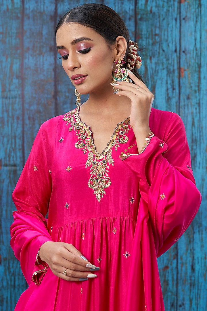 Pink Silk Zardosi Hand Embroidered Kurta Set by Niti Bothra at Pernia's Pop Up Shop