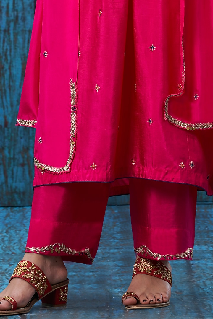 Pink Silk Zardosi Hand Embroidered Kurta Set by Niti Bothra at Pernia's Pop Up Shop