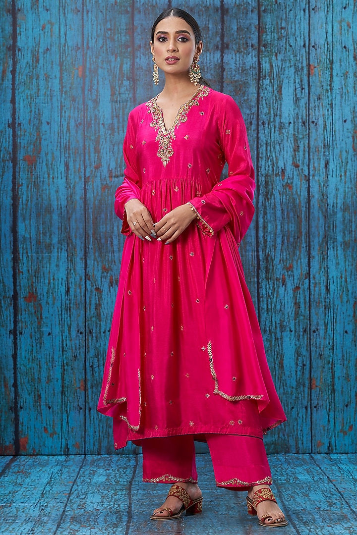 Pink Silk Zardosi Hand Embroidered Kurta Set by Niti Bothra at Pernia's Pop Up Shop