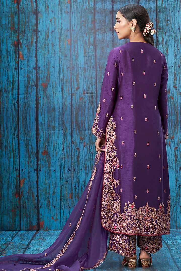 Purple Embroidered Long Kurta Set by Niti Bothra at Pernia's Pop Up Shop