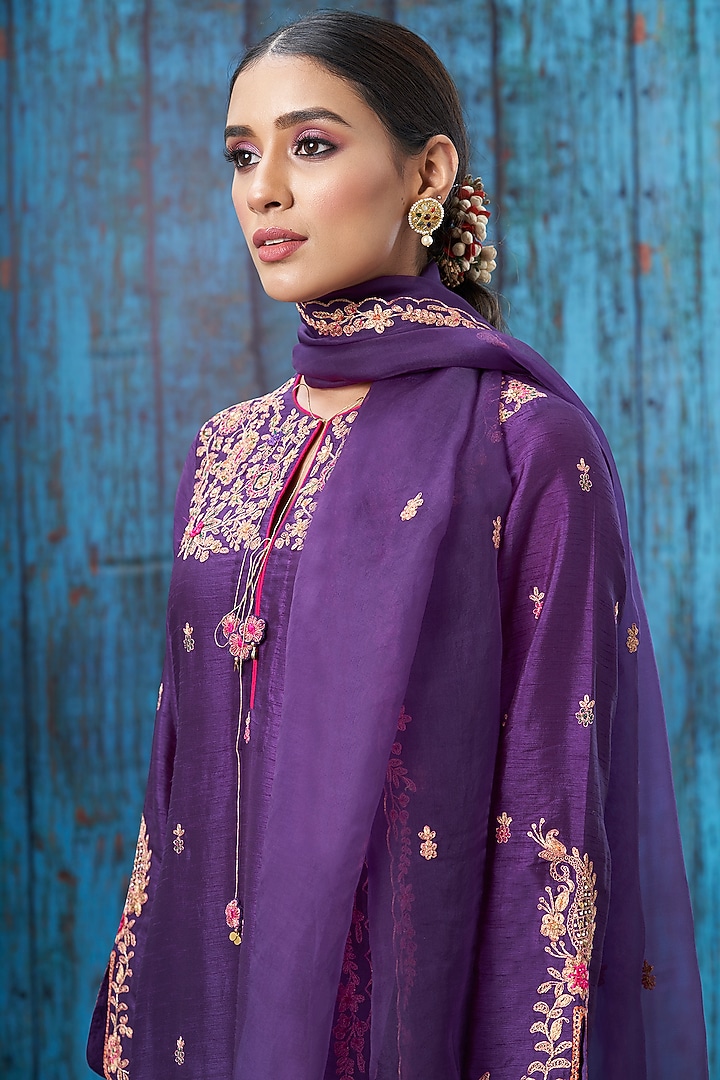 Purple Embroidered Long Kurta Set by Niti Bothra at Pernia's Pop Up Shop