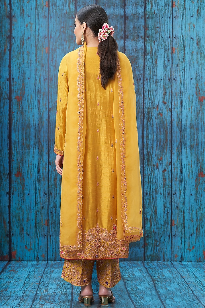 Yellow Embroidered Long Kurta Set by Niti Bothra at Pernia's Pop Up Shop