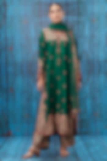 Green Embroidered Long Kurta Set by Niti Bothra at Pernia's Pop Up Shop