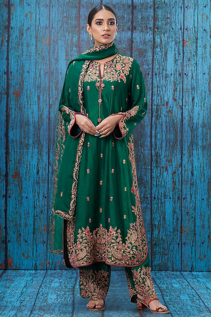 Green Embroidered Long Kurta Set by Niti Bothra at Pernia's Pop Up Shop