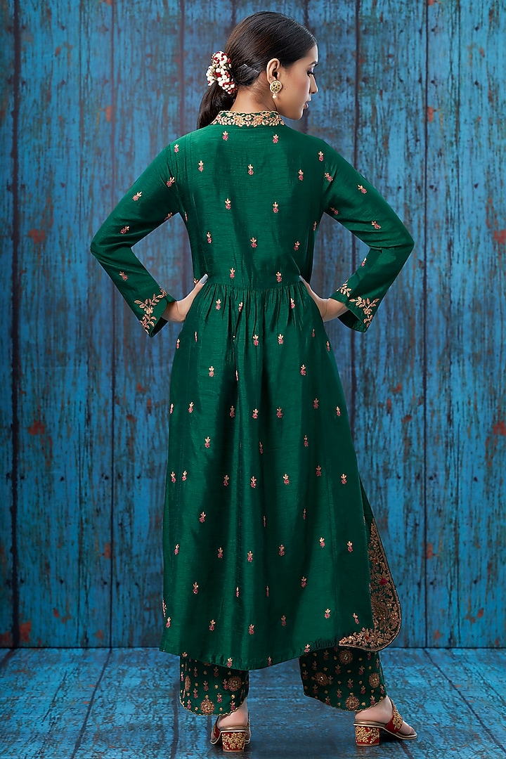 Green Silk Embroidered Kurta Set by Niti Bothra at Pernia's Pop Up Shop