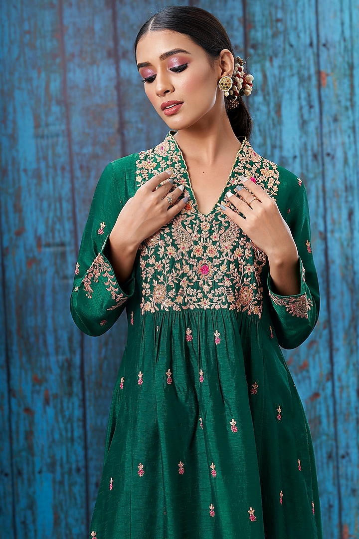 Green Silk Embroidered Kurta Set by Niti Bothra at Pernia's Pop Up Shop